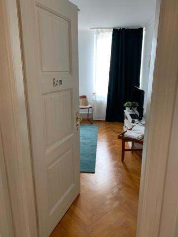 Guest House Dieci Allo Zoo Zurich Exterior photo